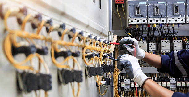 Professional Electrician technician working in Cleveland, TX